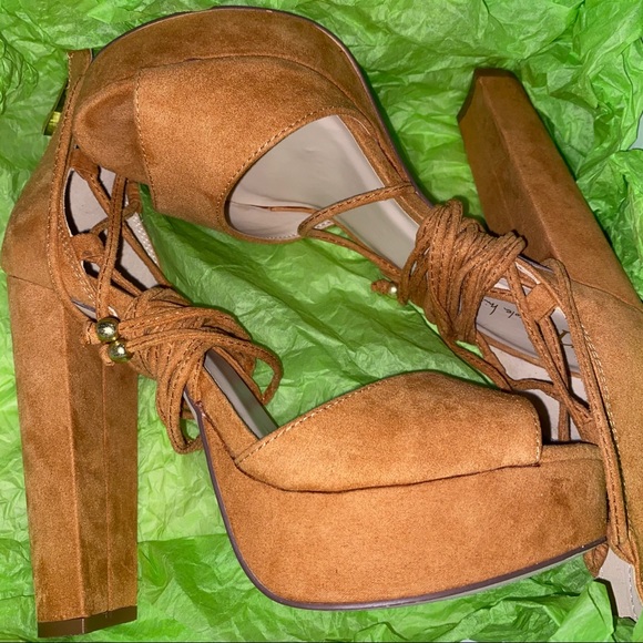 🚨NICOLE MILLER Sophia Cognac heels - Picture 2 of 10